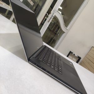 DELL Precision 5530