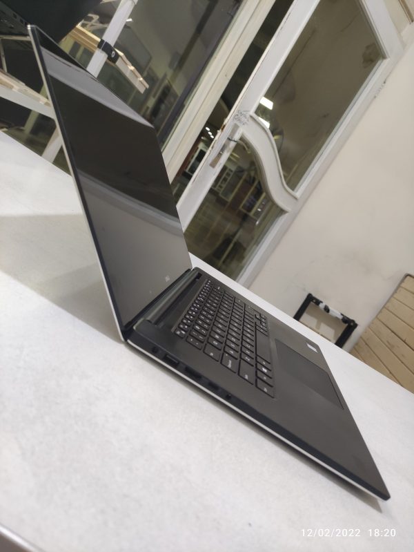 DELL Precision 5530