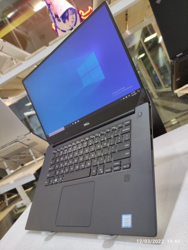 DELL Precision 5520
