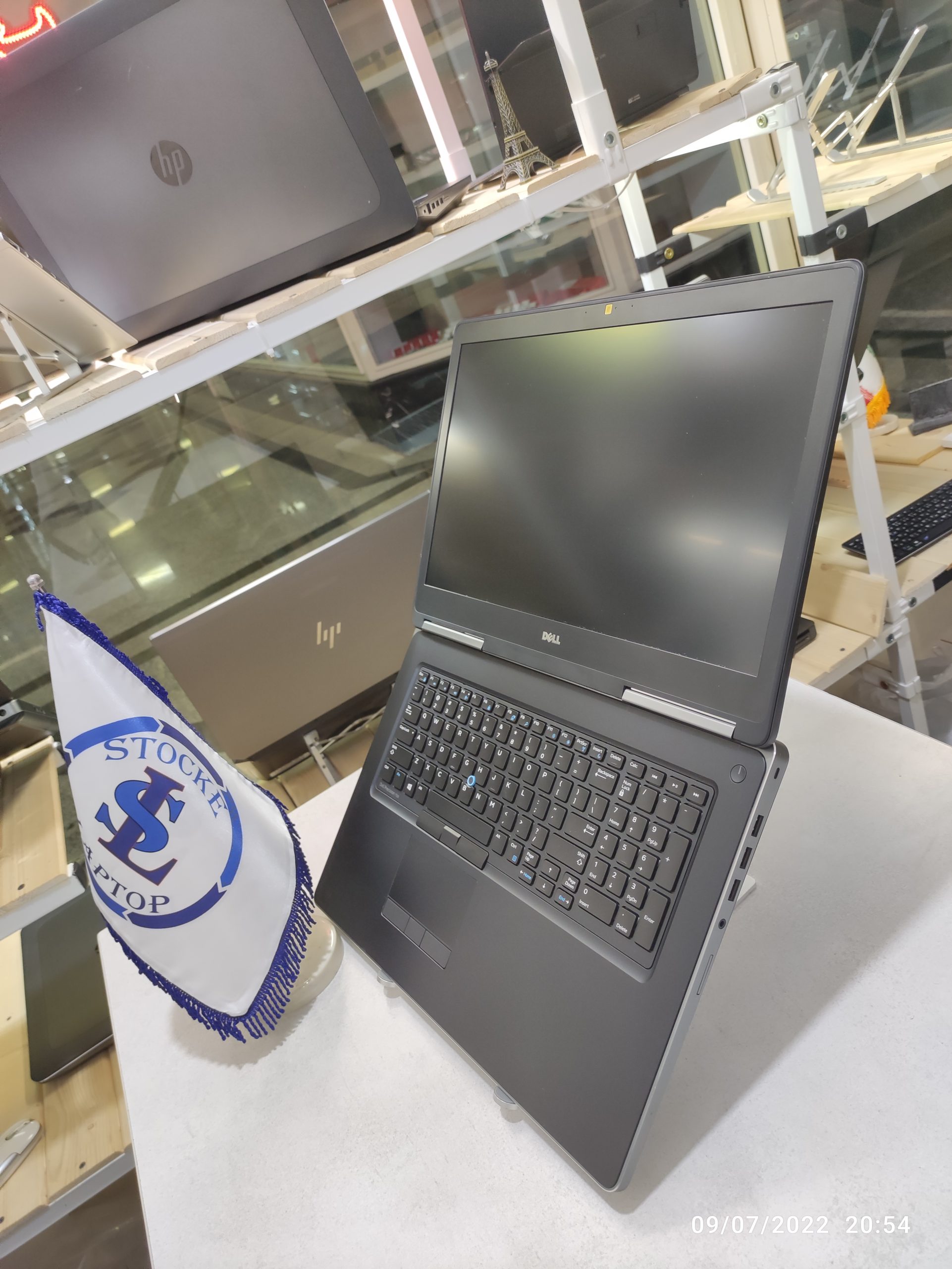 DELL Precision 7720