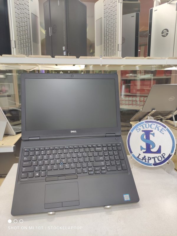 DELL Latitude 5300