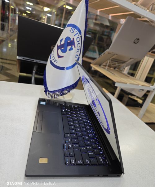 DELL Latitude 7300